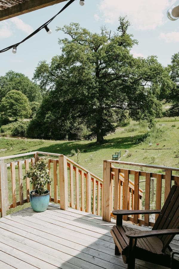 La Ferme Du Pont De Maumy, Cabane Au Bord De L'Etang Et Bain Nordique Busserolles Esterno foto