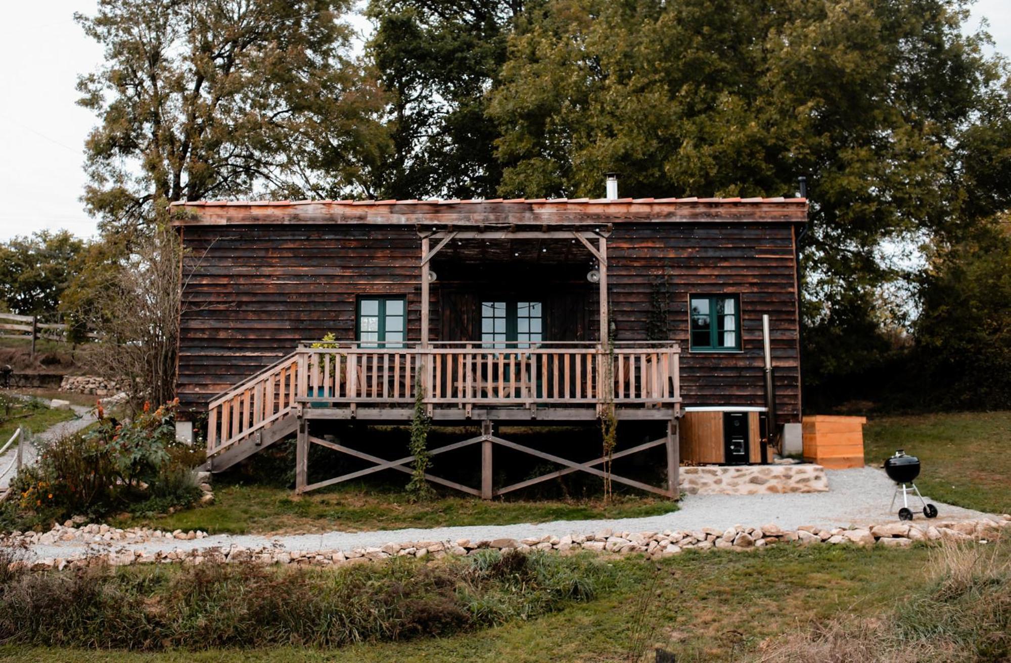 La Ferme Du Pont De Maumy, Cabane Au Bord De L'Etang Et Bain Nordique Busserolles Esterno foto